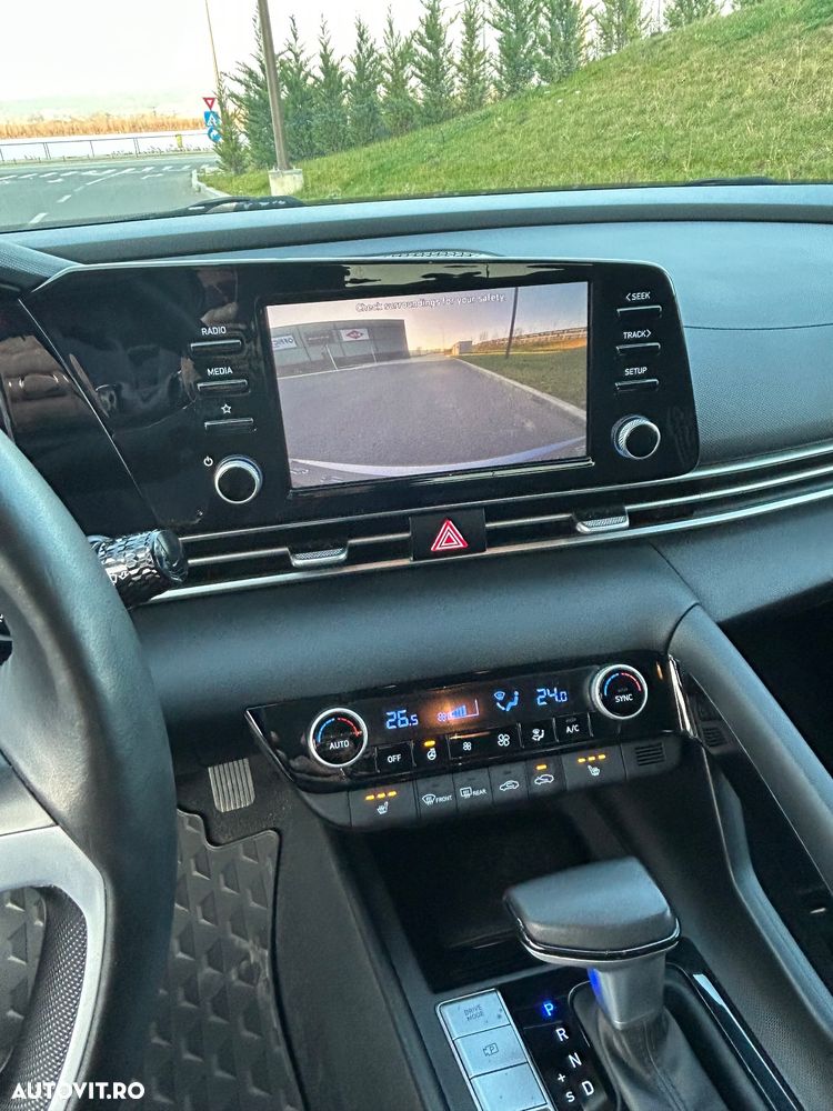 Hyundai Elantra 1.6 l 123 CP CVT Highway - 22