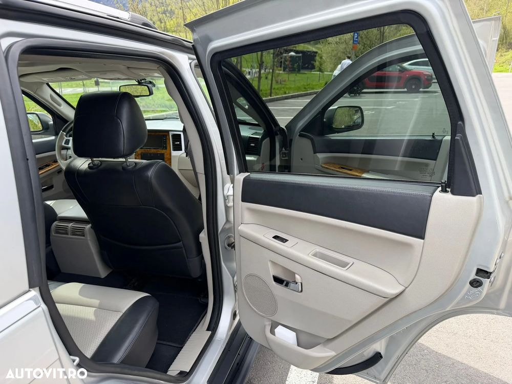 Jeep Grand Cherokee - 18