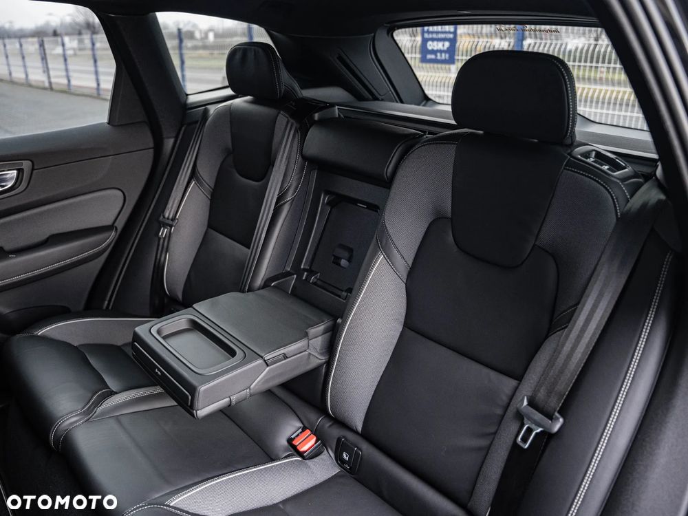 Volvo XC 60 D4 Geartronic RDesign - 30