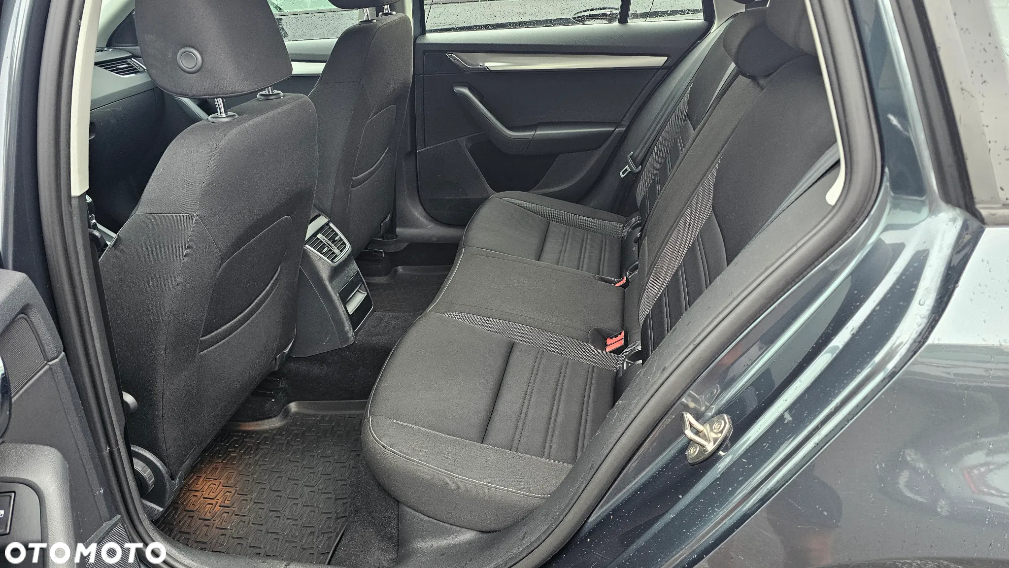 Skoda Octavia 1.6 TDI SCR Ambition - 5