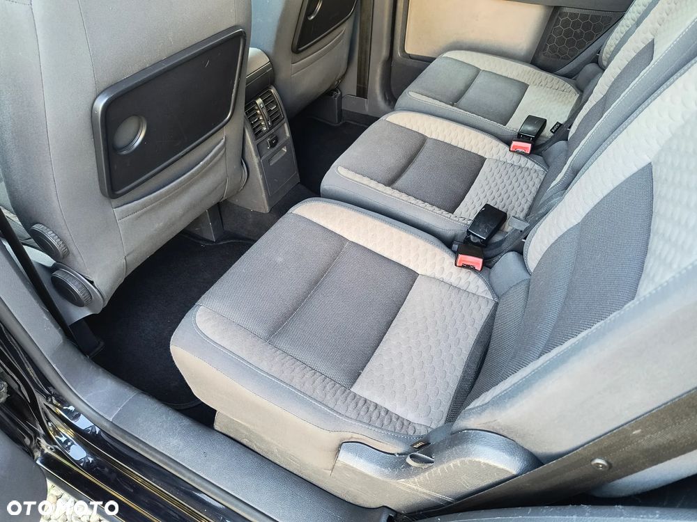 Volkswagen Touran 2.0 TDI DPF Cross DSG - 10