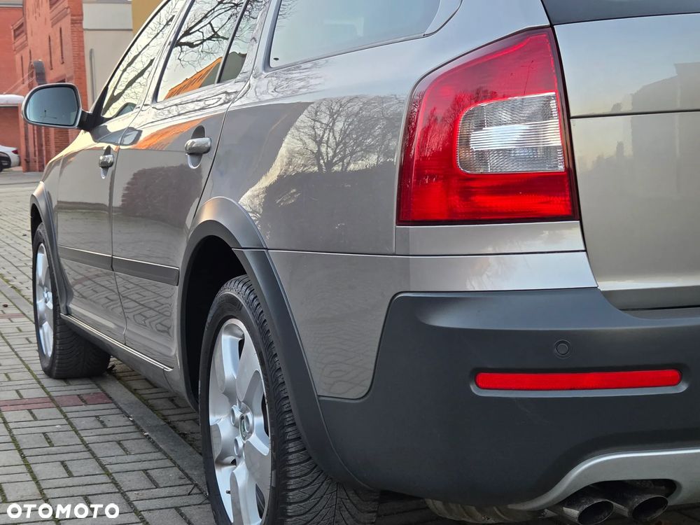 Skoda Octavia 2.0 TDI DPF 4x4 Scout - 11