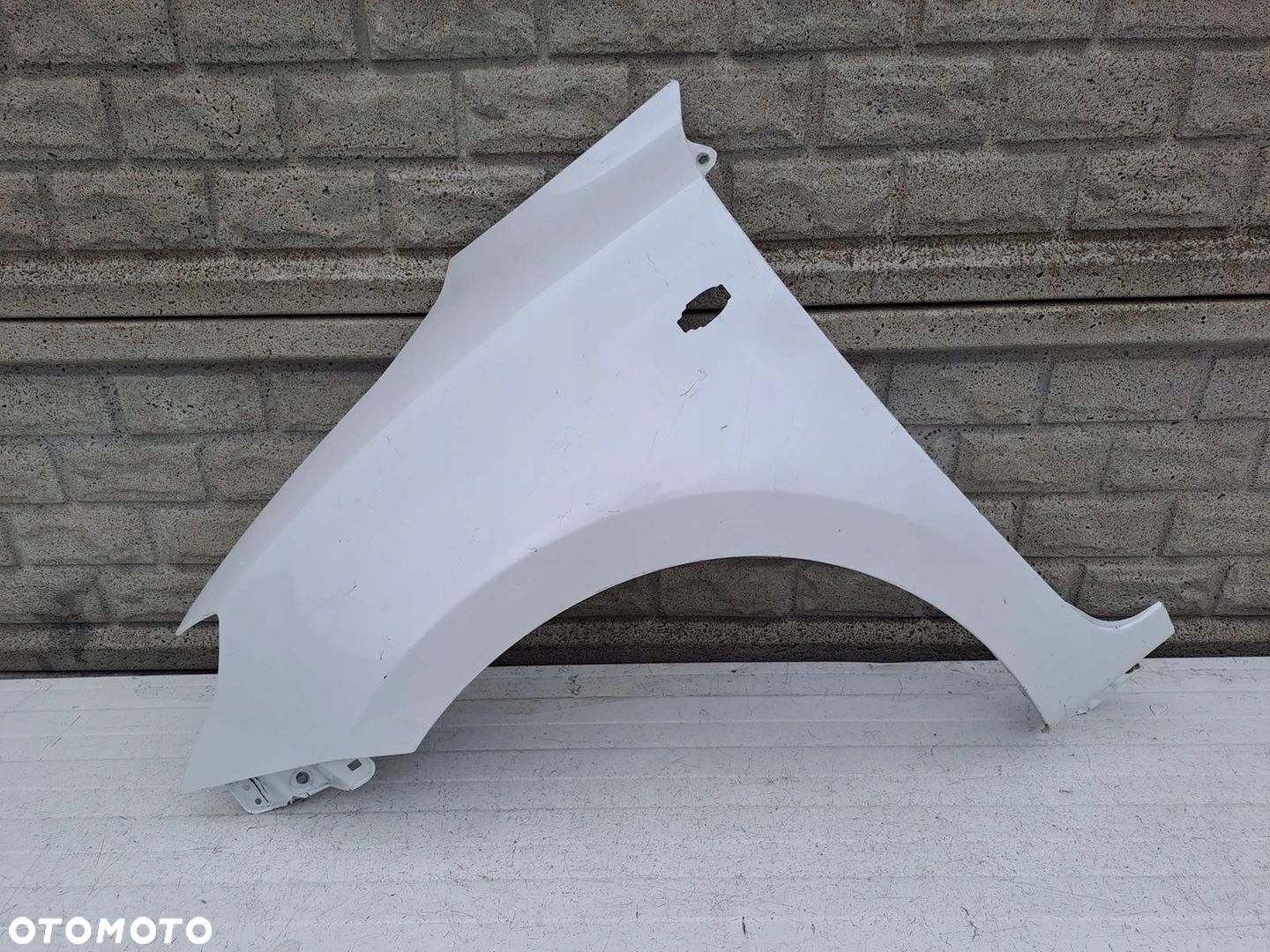 SUZUKI SWIFT MK8 17-22 BŁOTNIK PRZEDNI LEWY - 1