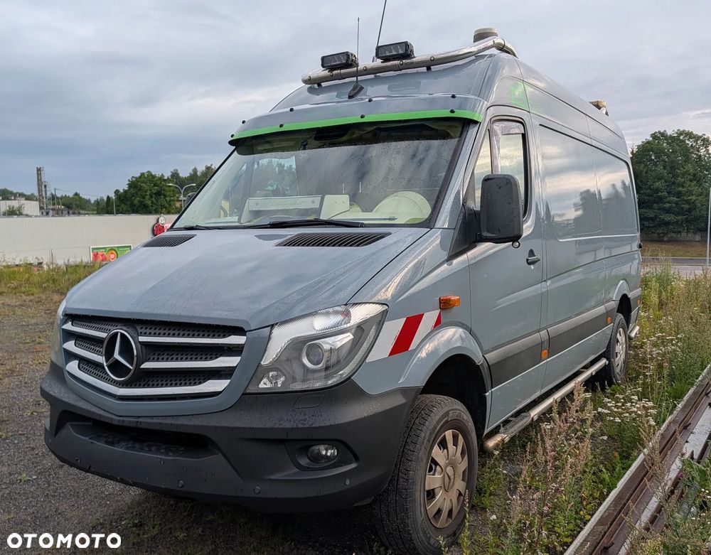 Mercedes-Benz Sprinter - 1