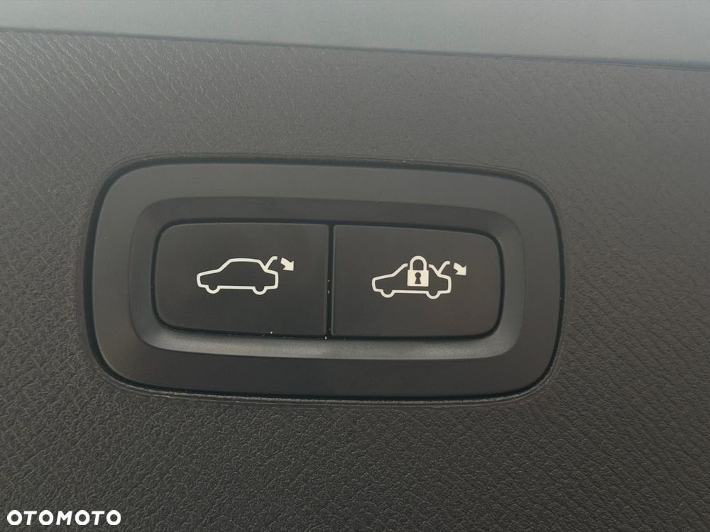 Volvo XC 90 - 35
