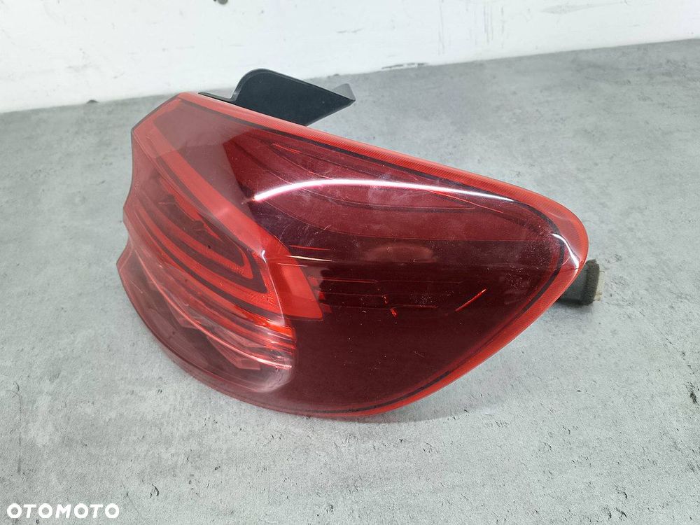 LAMPA TYLNA PRAWA KIA CEE'D III 92402J7150  J7924-18200 KOMBI - 4