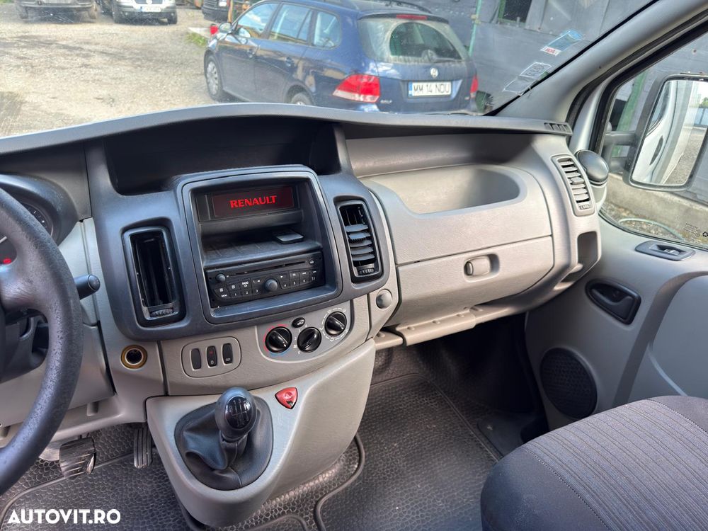 Renault TRAFIC - 10
