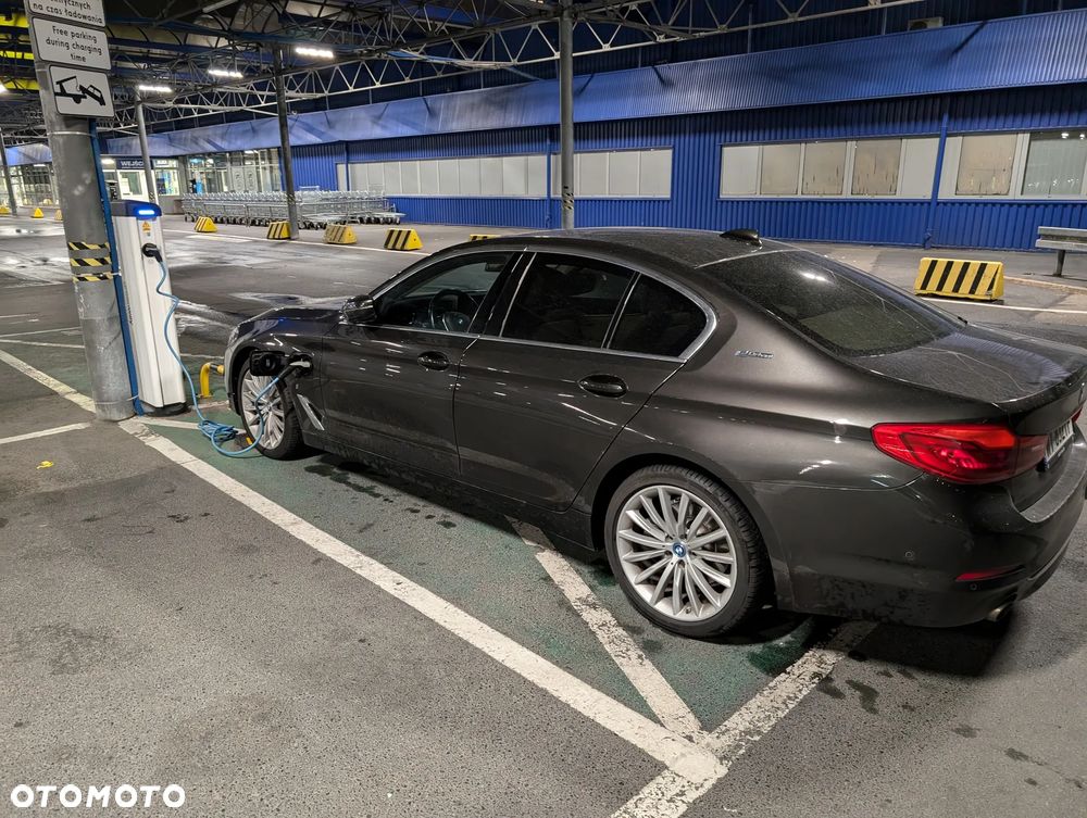 BMW Seria 5 530e iPerformance Luxury Line - 16