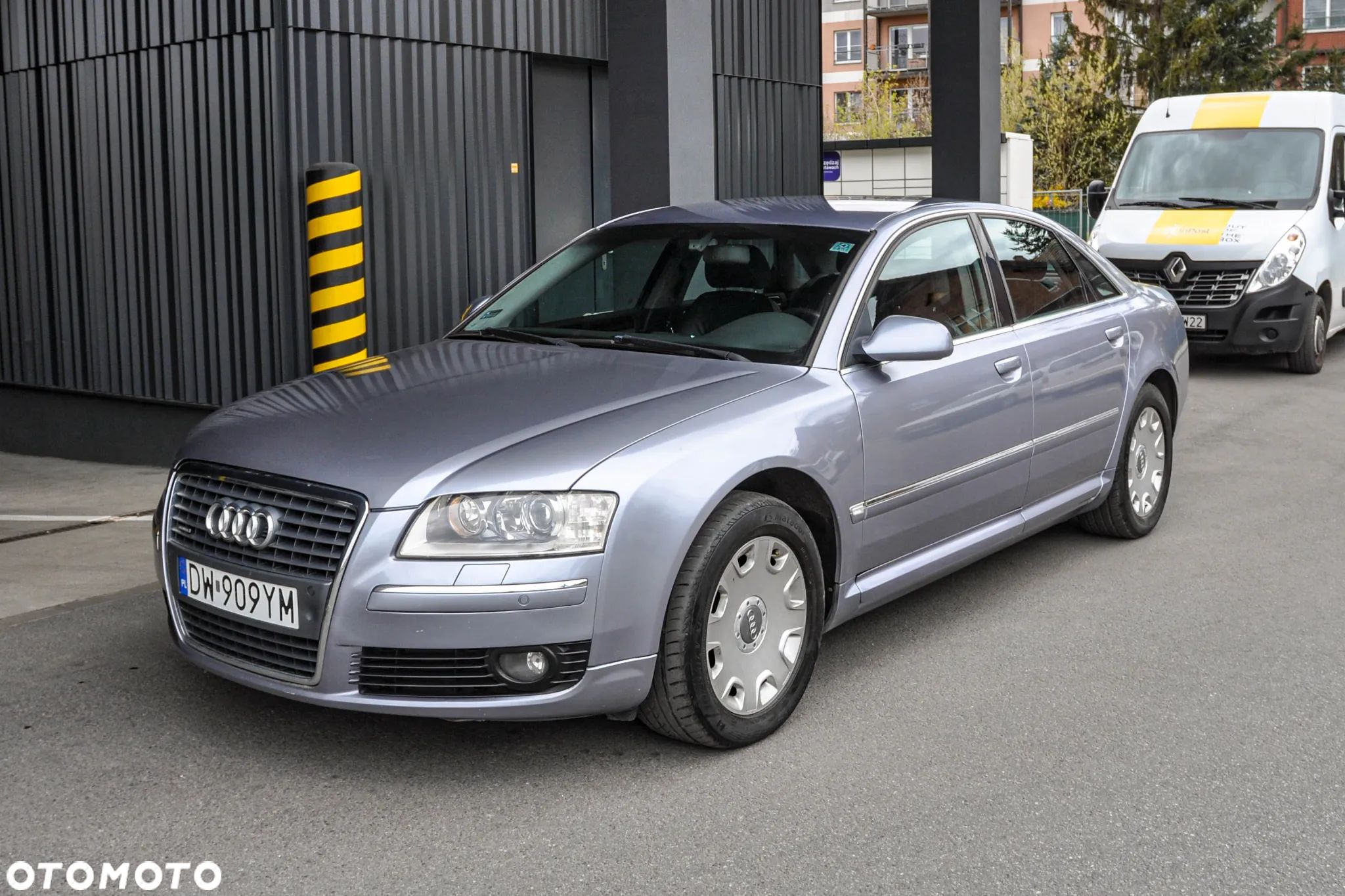 Audi A8 4.2 FSI Quattro - 1