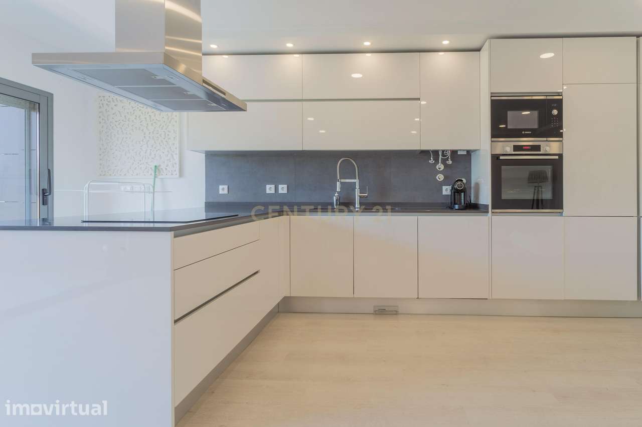 Apartamento T3+2  como novo - Quinta de St. Teresa – Charneca da Capar - Grande imagem: 5/34