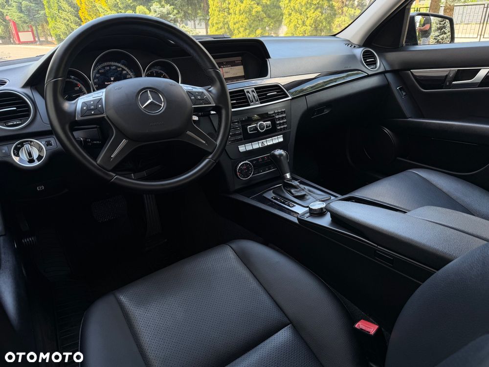 Mercedes-Benz Klasa C 220 CDI DPF Automatik Avantgarde - 21