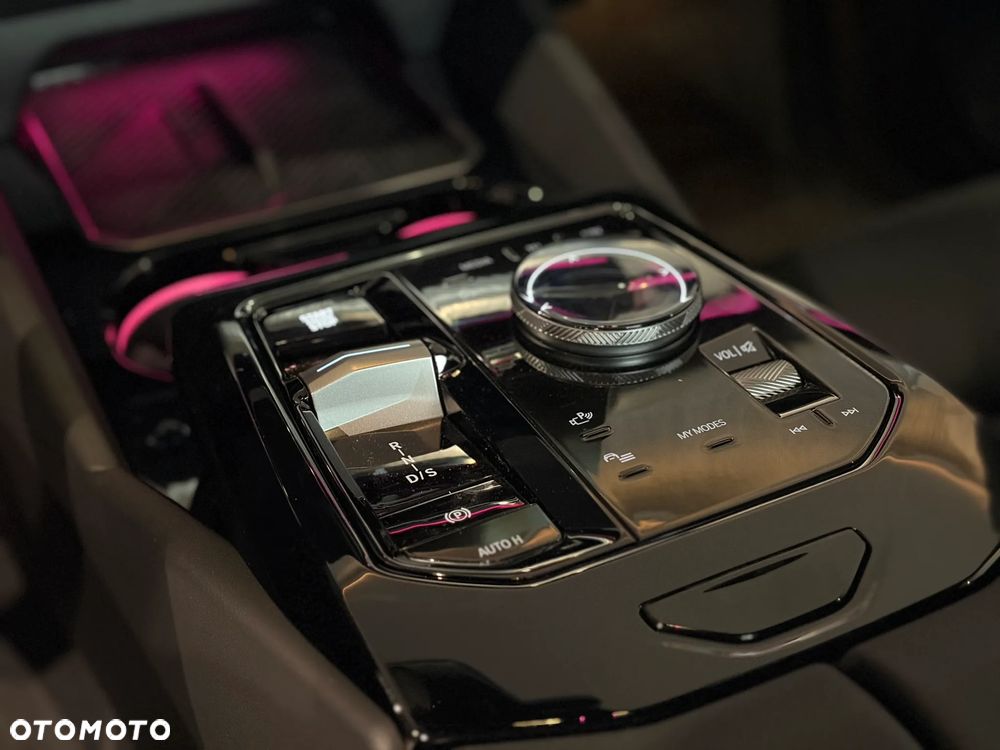 BMW Seria 5 520d xDrive mHEV M Sport - 22