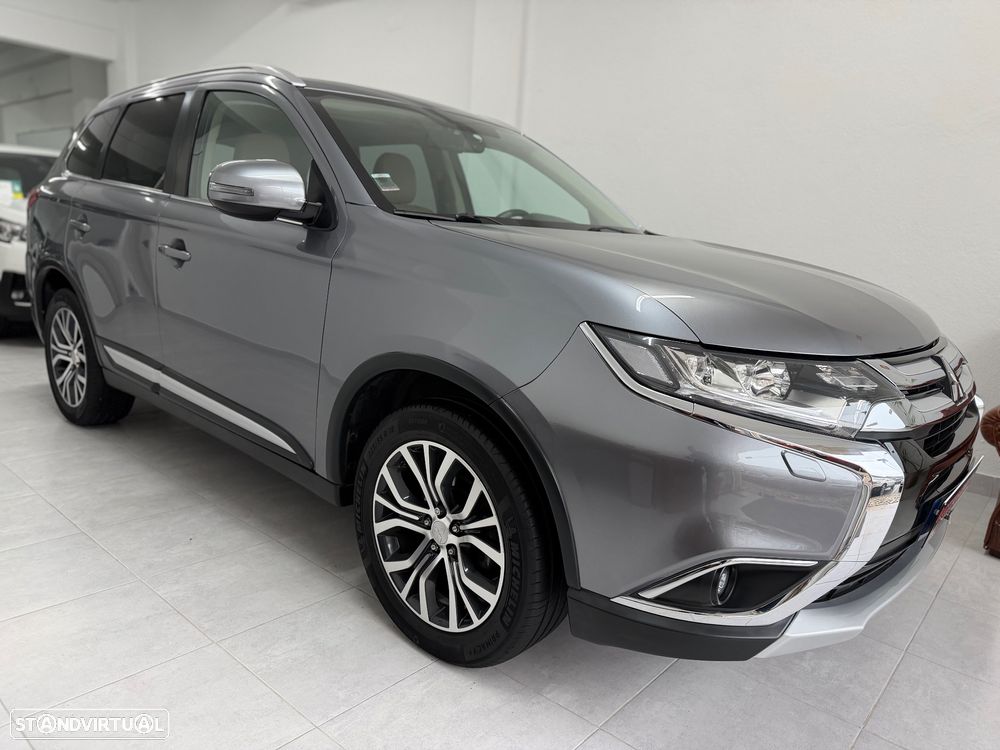 Mitsubishi Outlander 2.2 DI-D Instyle Navi Black Edition - 9