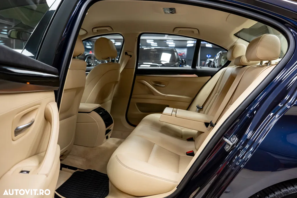 BMW Seria 5 520d xDrive AT - 30
