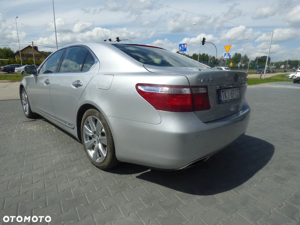 Lexus LS 600h L Superior - 7