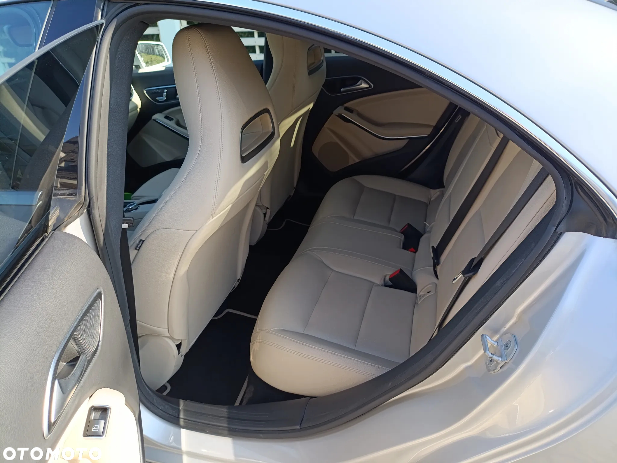 Mercedes-Benz CLA 250 7G-DCT - 22