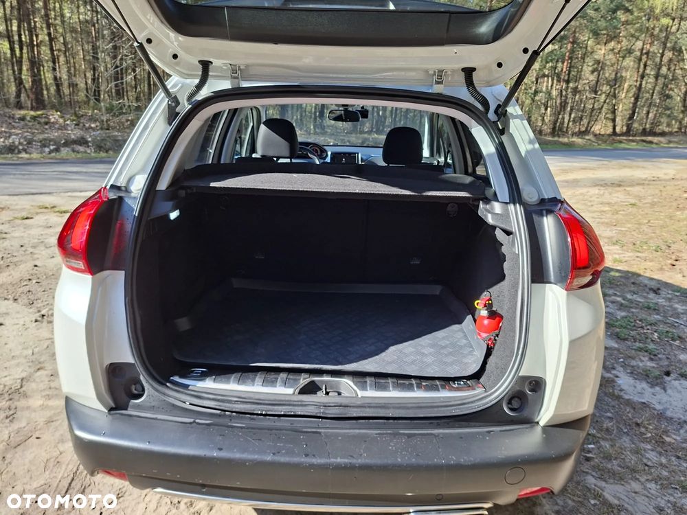 Peugeot 2008 BlueHDi FAP 120 STOP & START GT-Line Edition - 7