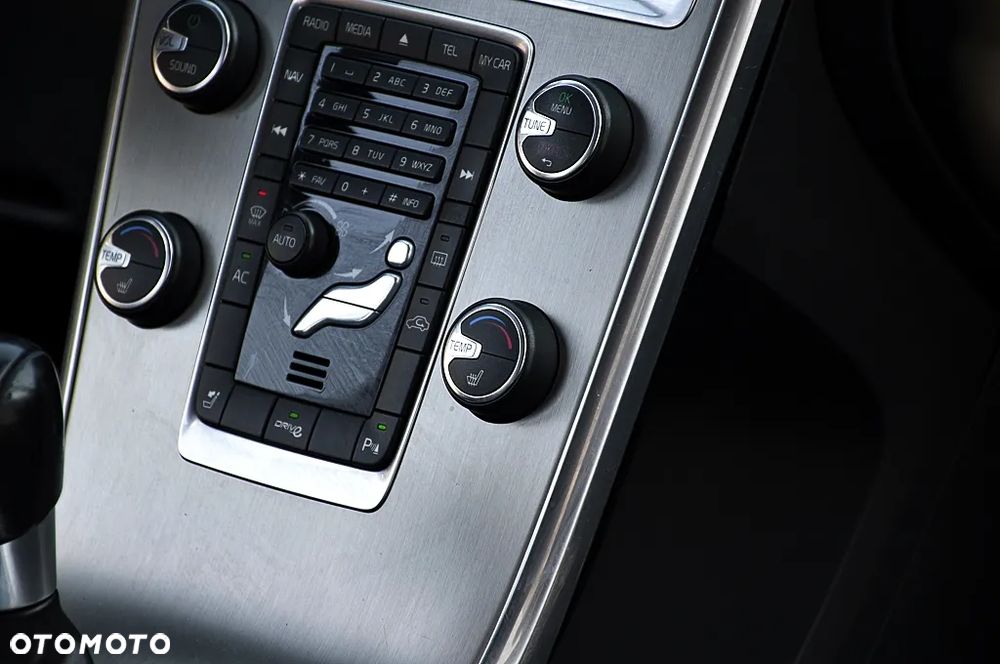 Volvo XC 60 DRIVe Momentum - 26