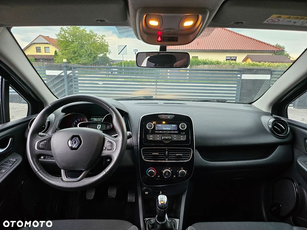 Renault Clio 1.2 16V 75 LIMITED - 26