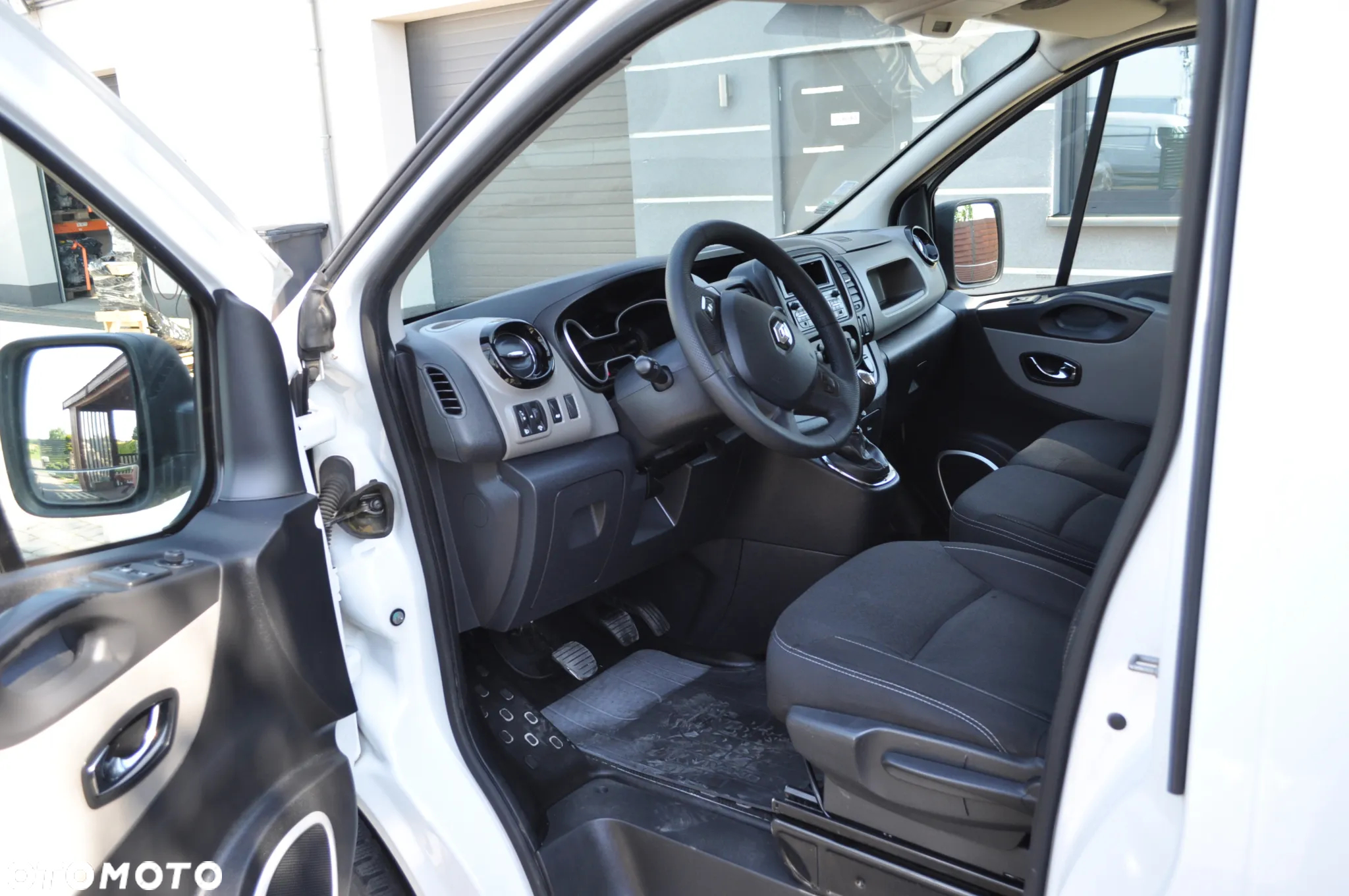 Renault Trafic Long L2H2 Wysoki Klima Bagażnik Drabinka - 9