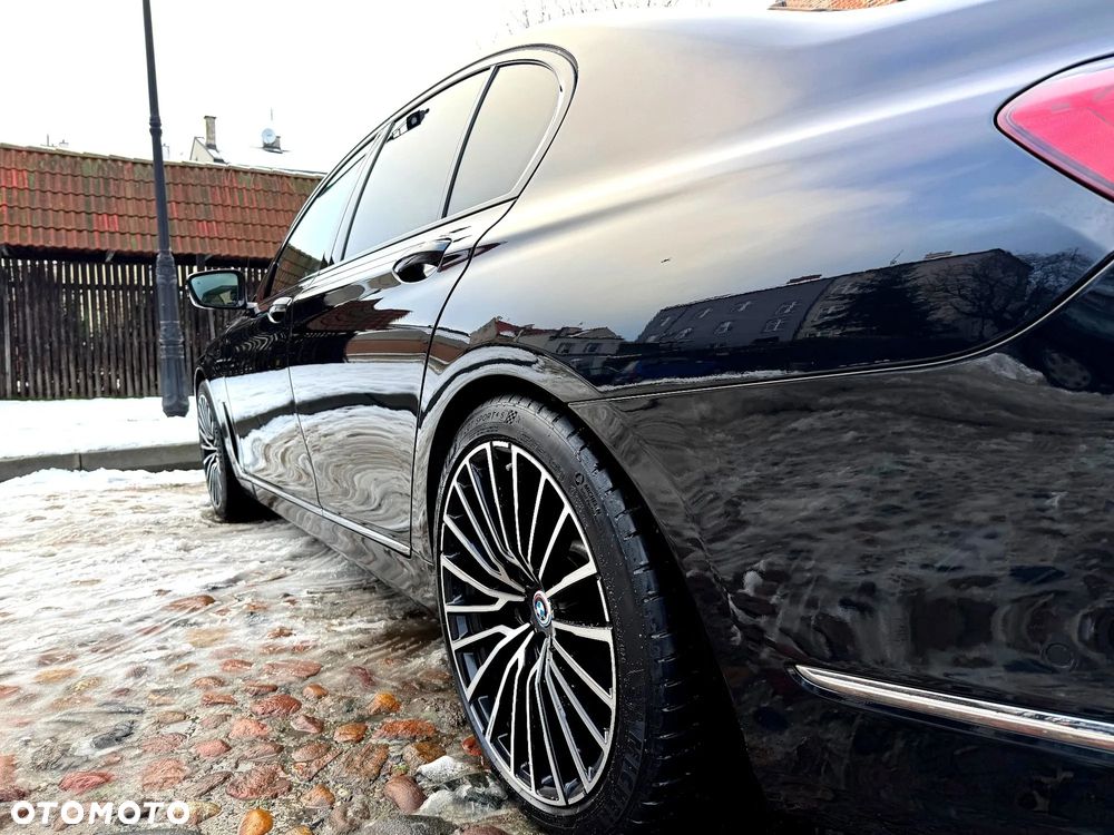 BMW Seria 7 740d xDrive - 10