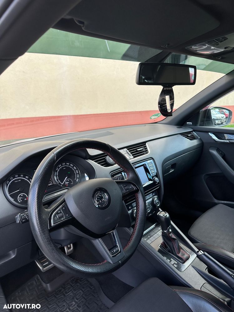 Skoda Octavia 2.0 TDI DSG RS - 11