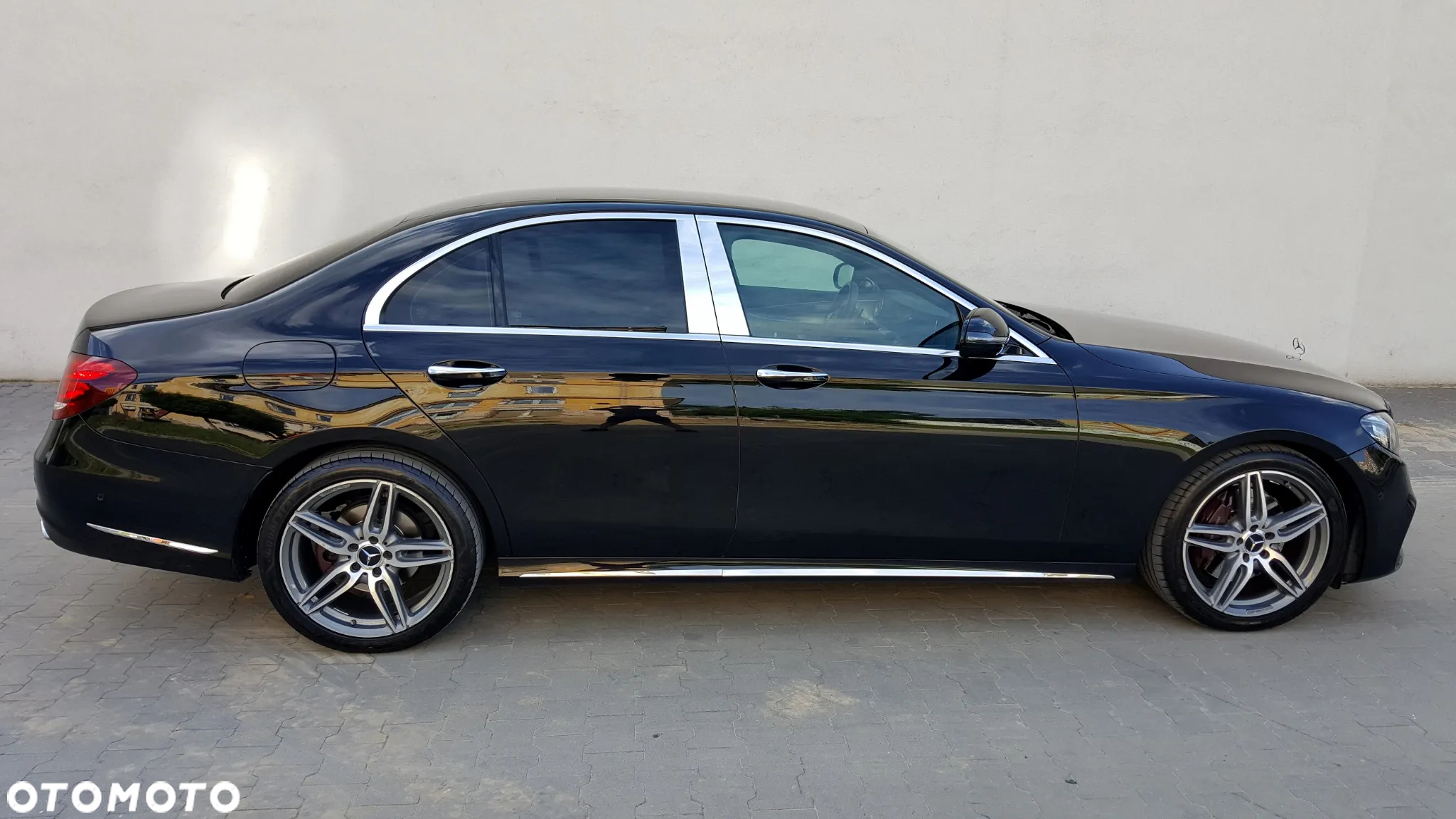 Mercedes-Benz Klasa E 220 d 9G-TRONIC AMG Line - 3