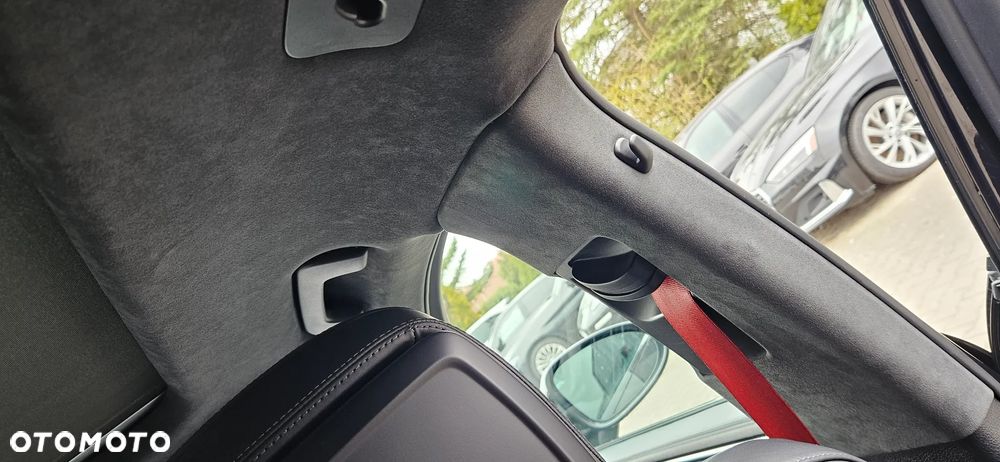 Porsche Macan Turbo - 21