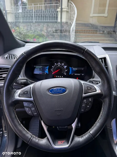 Ford Edge - 9