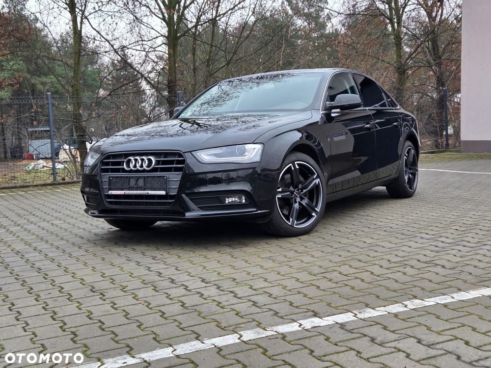 Audi A4 Limousine - 1