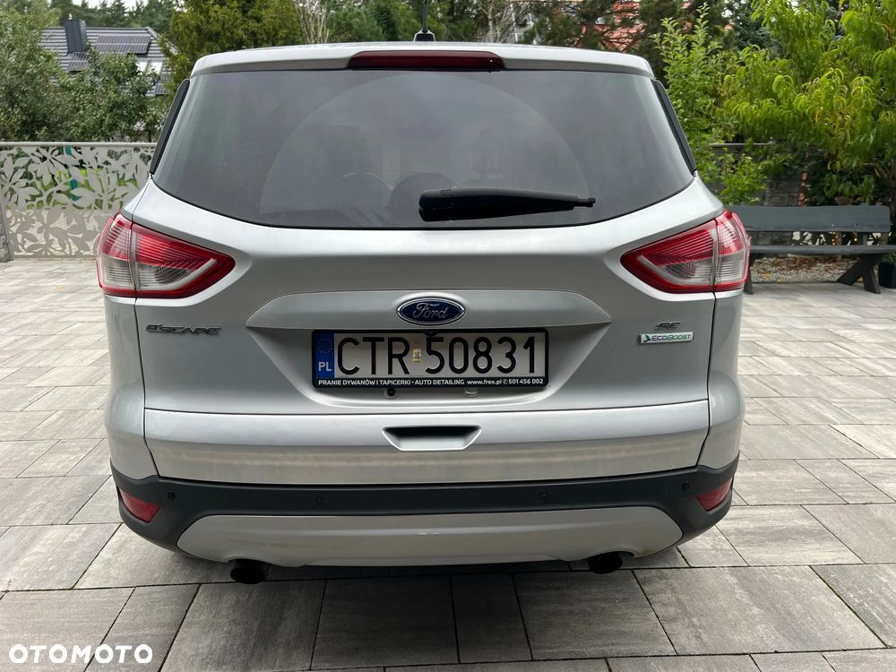 Ford Escape 2.0 EcoBoost AWD Titanium - 5