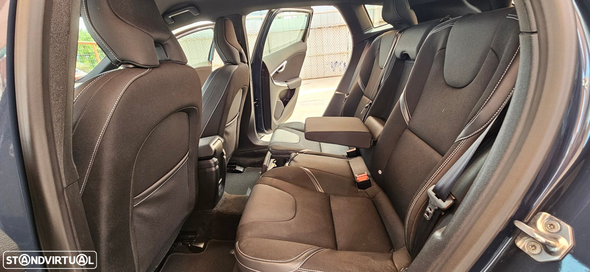 Volvo V40 2.0 D3 Momentum - 23