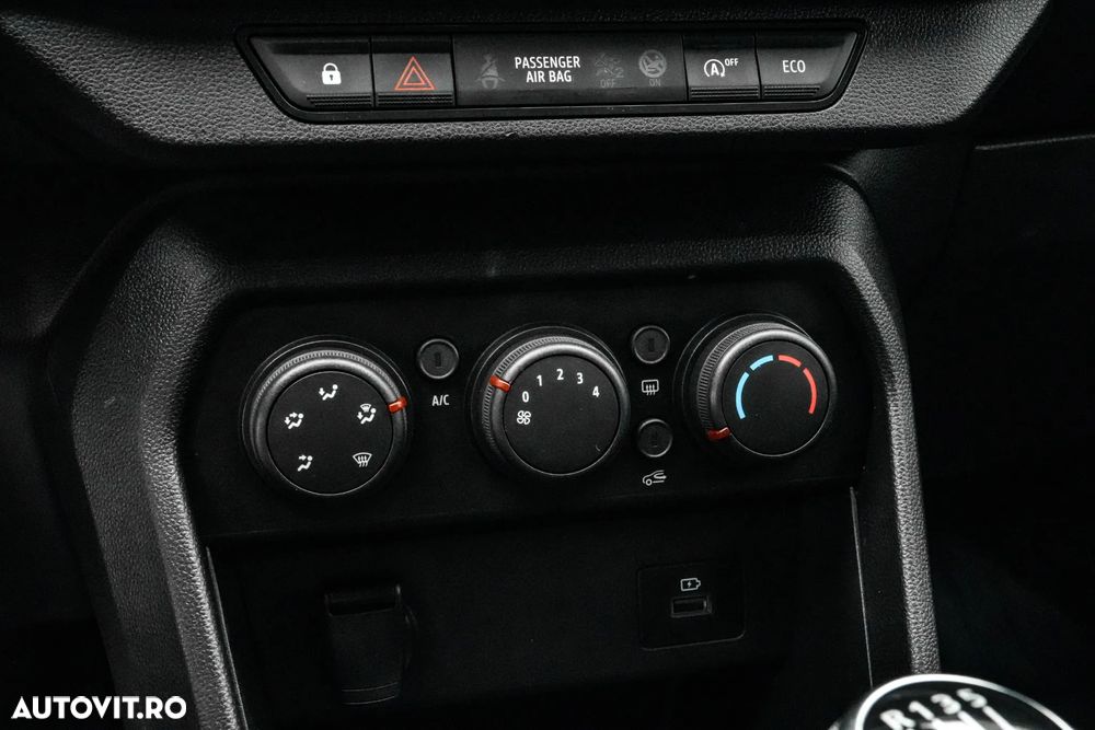 Dacia Logan TCe 90 Essential - 21