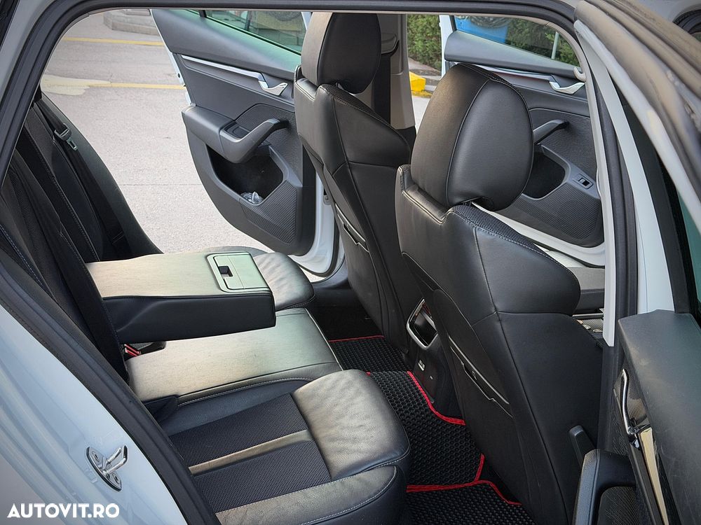 Skoda Octavia 2.0 TDI DSG Ambition - 12
