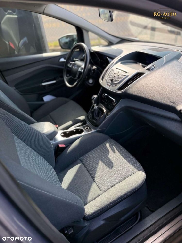 Ford Grand C-MAX - 38