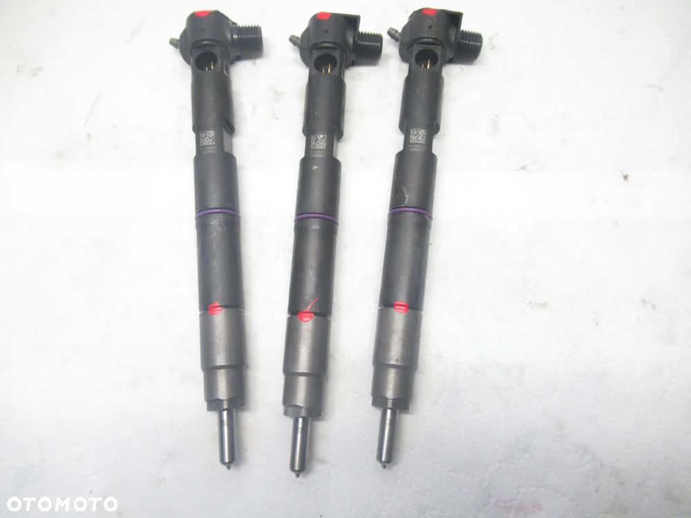 Wtryskiwacz Hyundai i20 i30 ix20 Kia Cee'd Rio III 1.1 CRDi 1.4 CRDi 28540276 33800-2A760