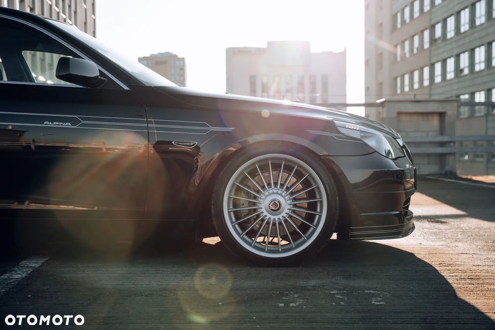 BMW Seria 5 545i - 11