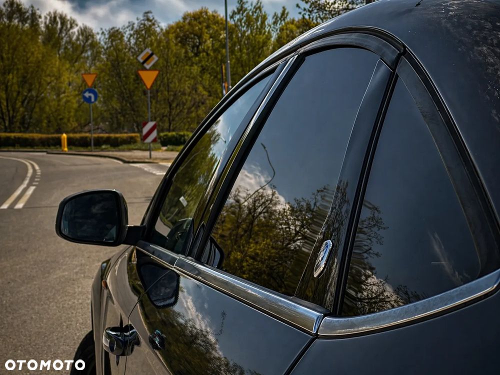 Ford Mondeo 1.8 TDCi Ghia - 11