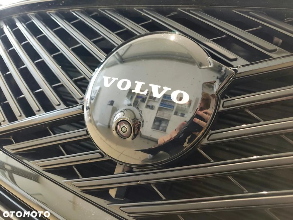 Volvo XC 60 T8 Plug-In Hybrid AWD Ultimate Black Edition - 40