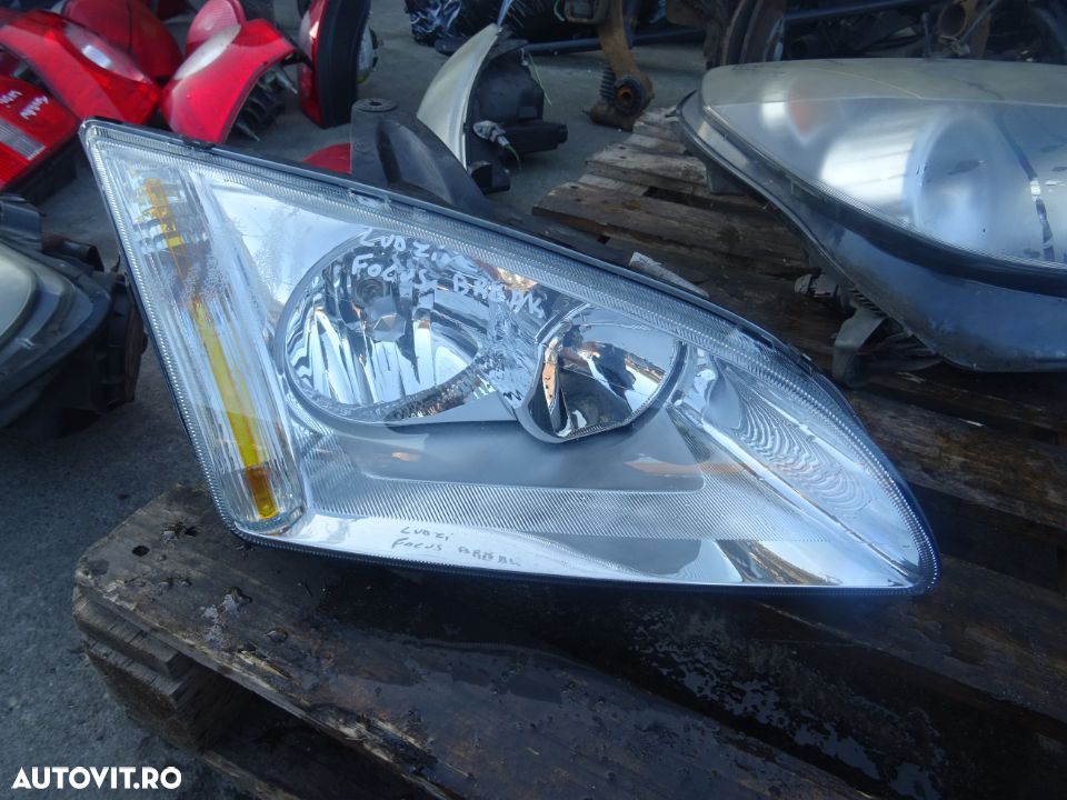 Far dreapta Ford Focus 2 din 2005 volan pe stanga - 1