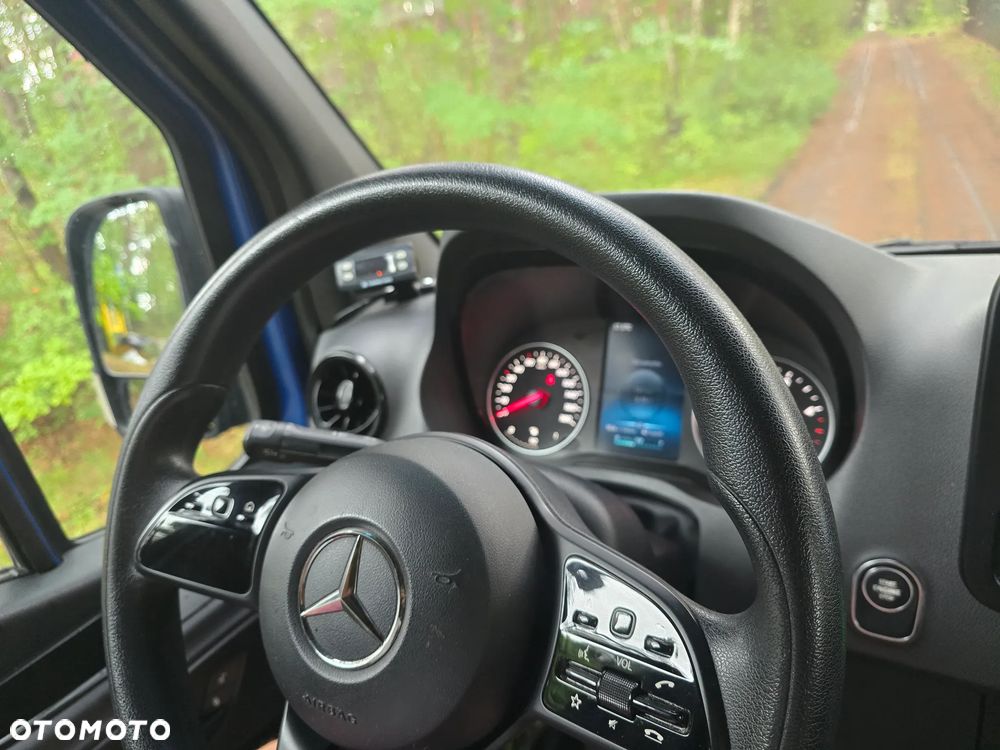 Mercedes-Benz SPRINTER - 16