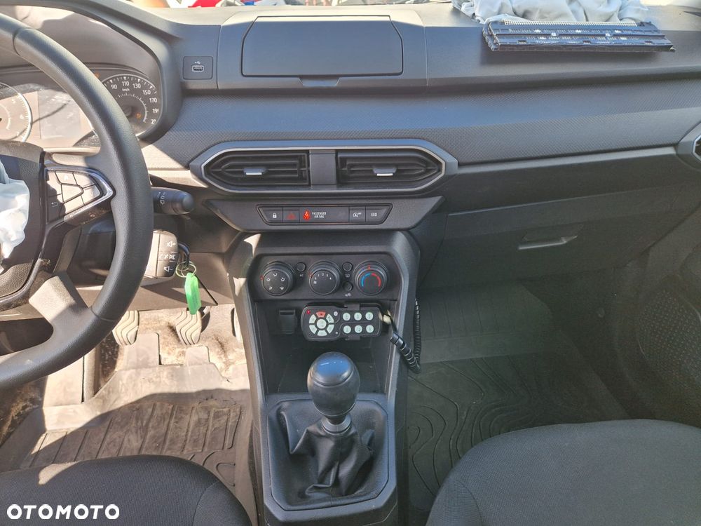 Dacia Jogger 1.0 TCe Essential 7os - 16