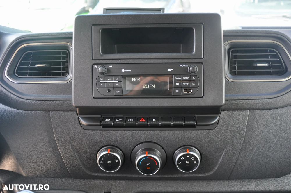 Renault Master 2.3 Blue 145 TT Sasiu CD 3,5t L3 - 17