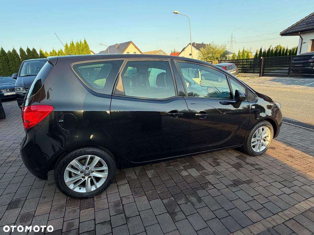 Opel Meriva 1.4 T Design Edition S&S - 16