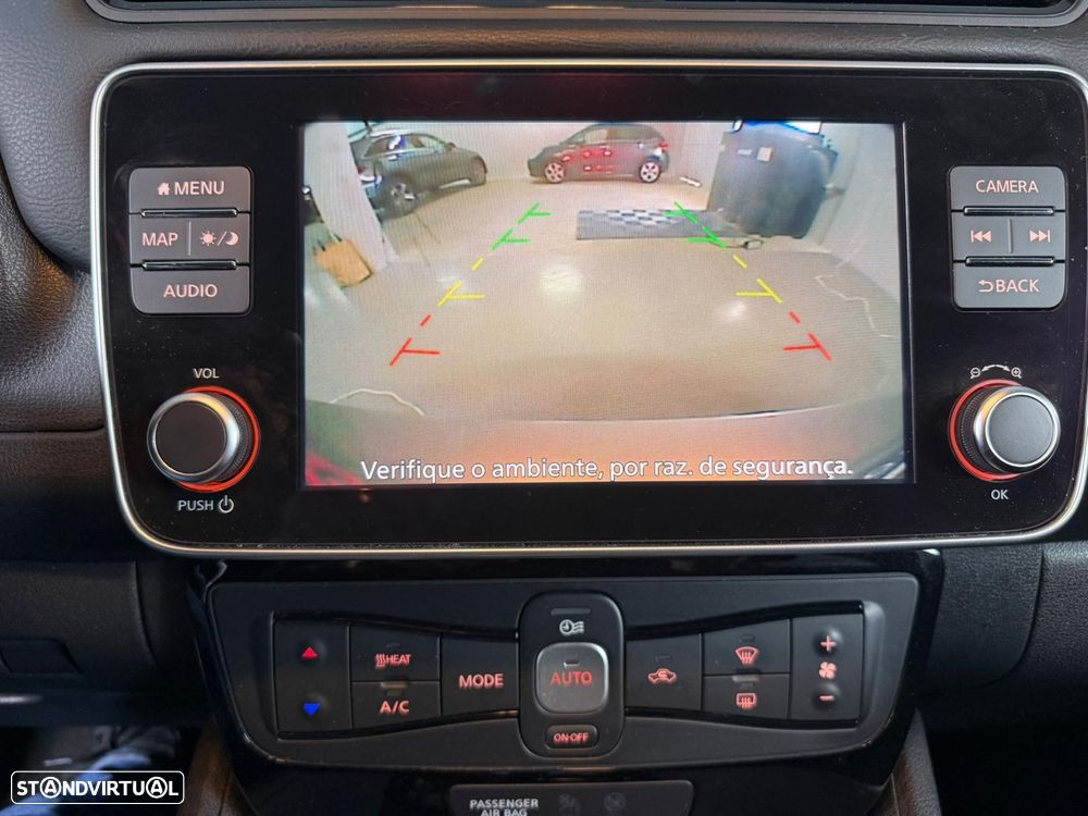 Nissan Leaf N-Connecta - 11