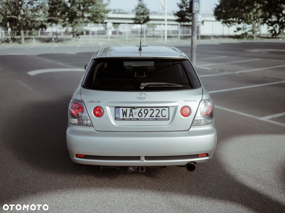 Lexus IS 200 SC Prestige - 4
