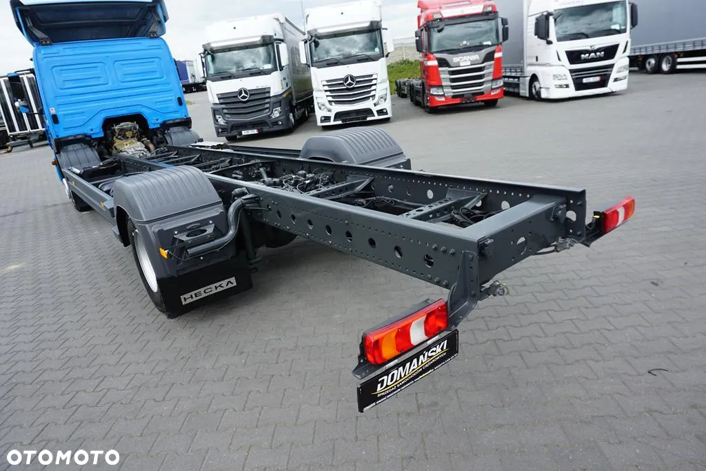 Mercedes-Benz ATEGO / 1224 / ACC / EURO 6 / PODWOZIE DO ZABUDOWY / DŁ. 7,6 M - 32