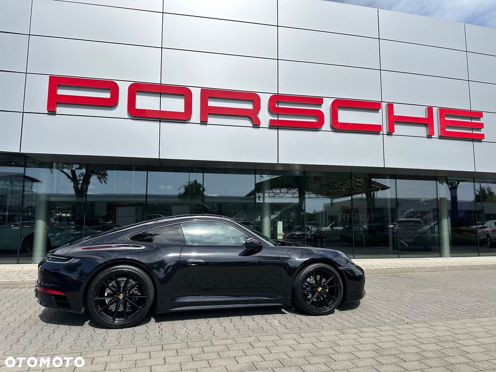 Porsche 911 Carrera 4 - 11