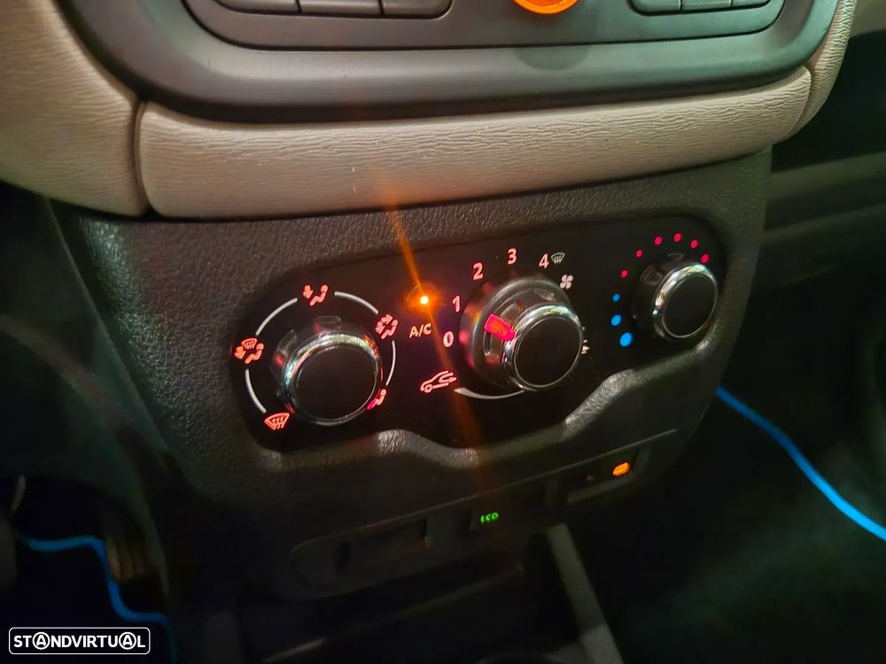 Dacia Lodgy 1.2 TCe Confort 7L - 23