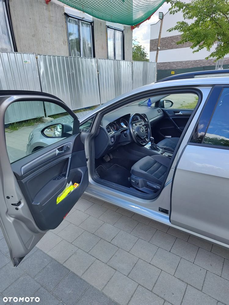 Volkswagen Golf - 11